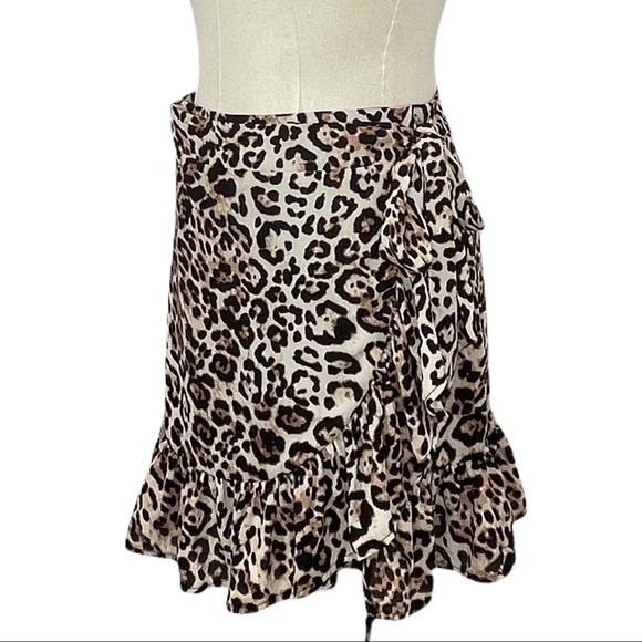 Forever 21 Leopard Print Skirt Ruffle Edge Side Tie and Button Closure Sz Small - Picture 3 of 7